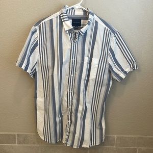 American Eagle Casual Short Sleeve Button Down Shirt